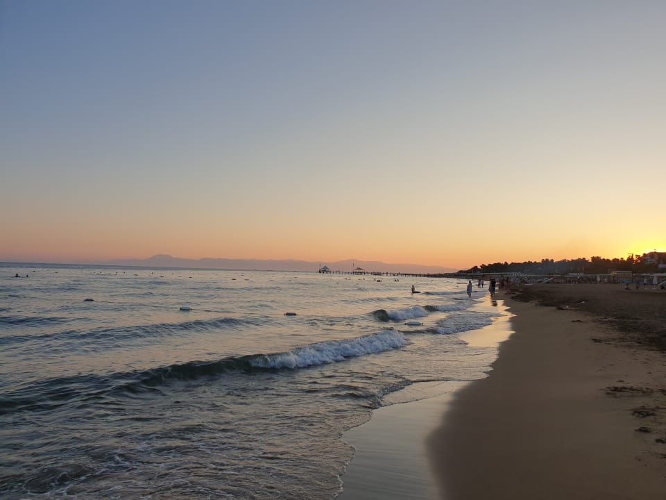 Strand Dream World Palace Hotel