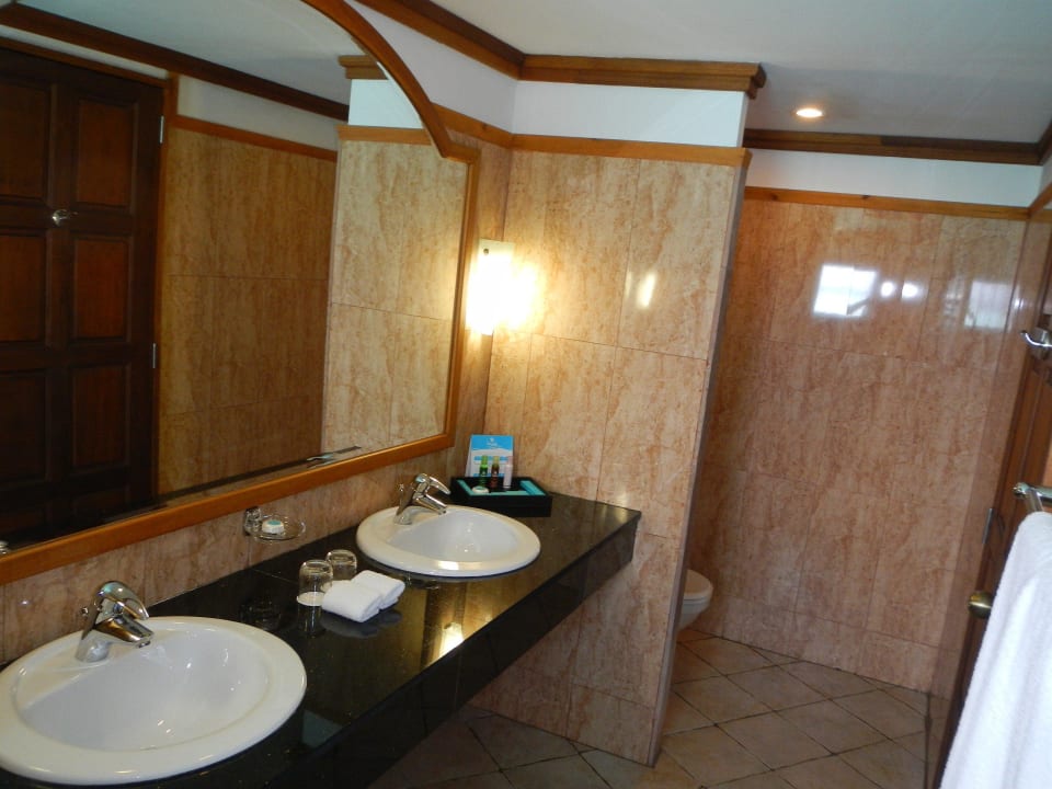 Bad Kuramathi Maldives