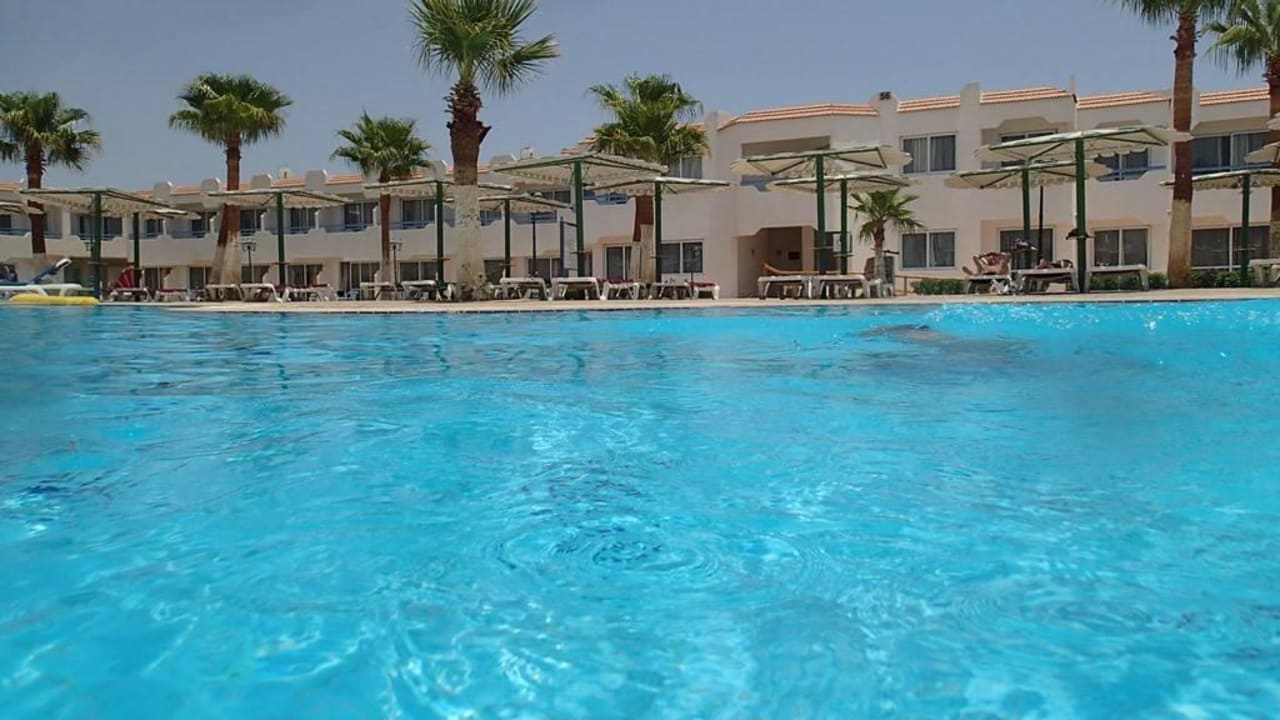 Basen Dreams Vacation Resort