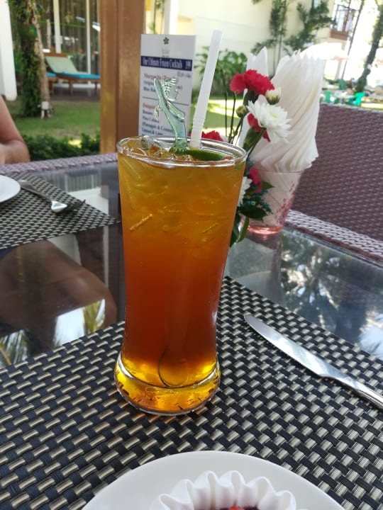 Lemon Tea im Maya (hauseigene Restaurant) The Briza Beach Resort Khaolak