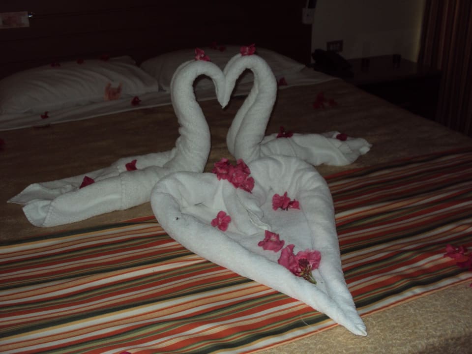 Украшение кровати Panorama Bungalows Resort El Gouna