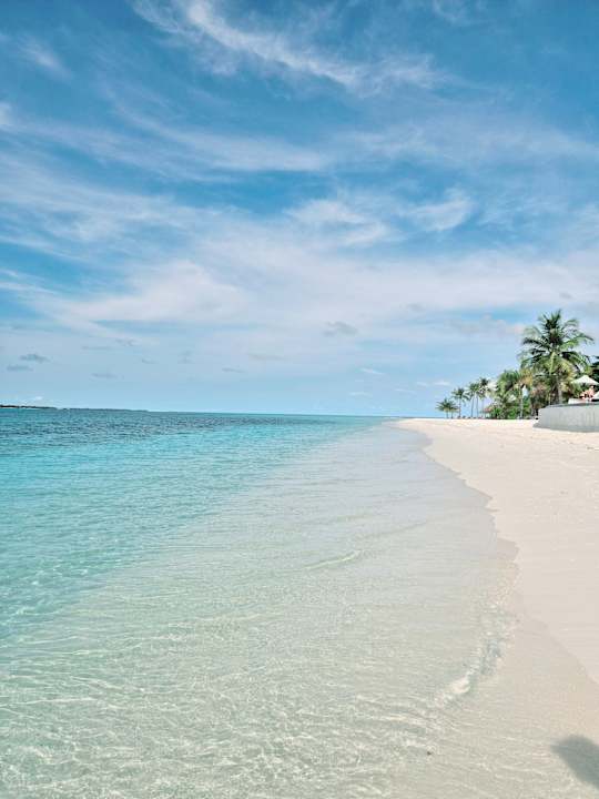 Strand Kuredu Island Resort & Spa