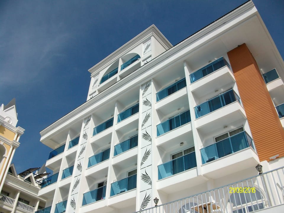 Hotel von aussen Palm World Side Resort & Spa