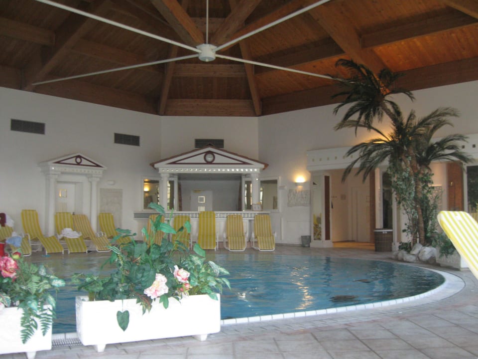 Innenpool Lisi Family Hotel Reith bei Kitzbühel