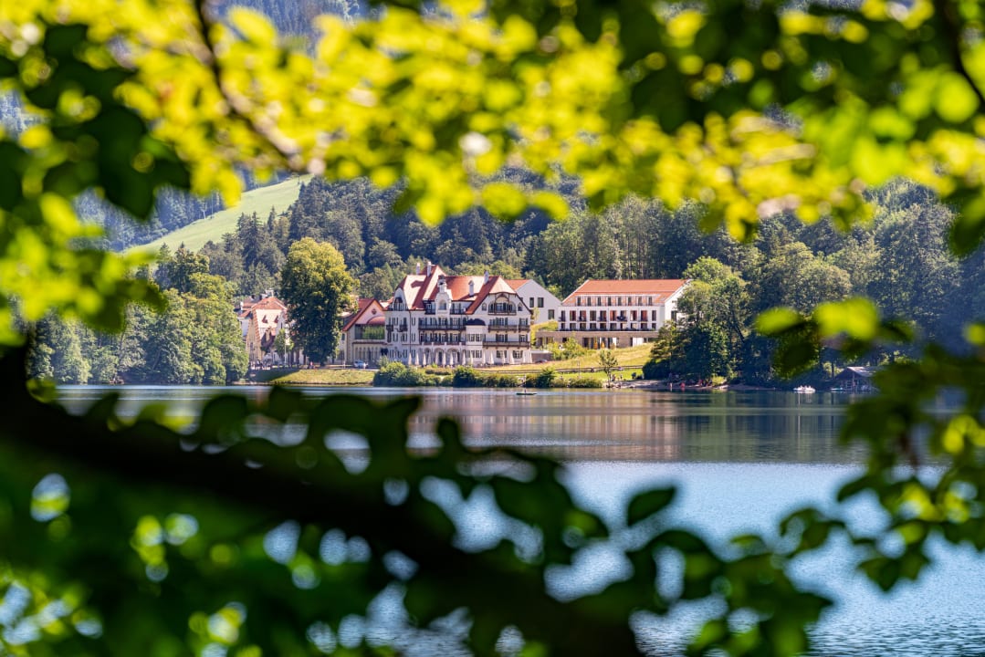 Außenansicht AMERON Neuschwanstein Alpsee Resort & Spa