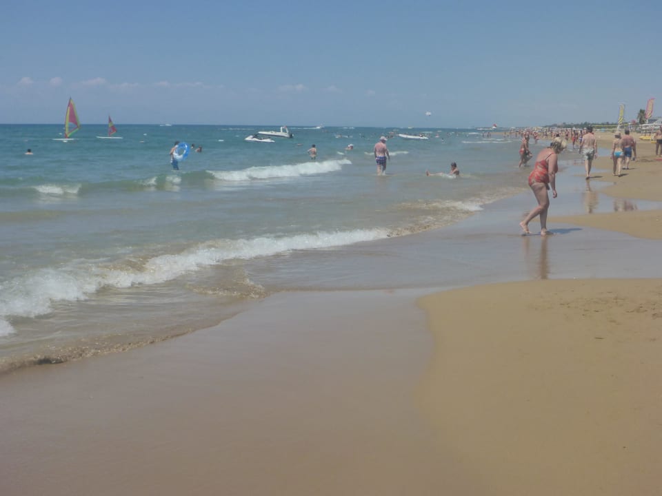 Strand Club Grand Side