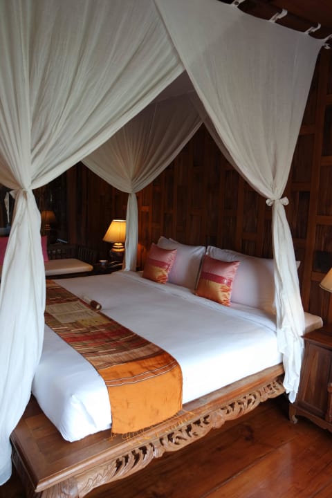 Bett Santhiya Koh Phangan Resort & Spa