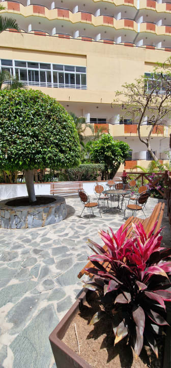 Gartenanlage allsun Hotel Lucana