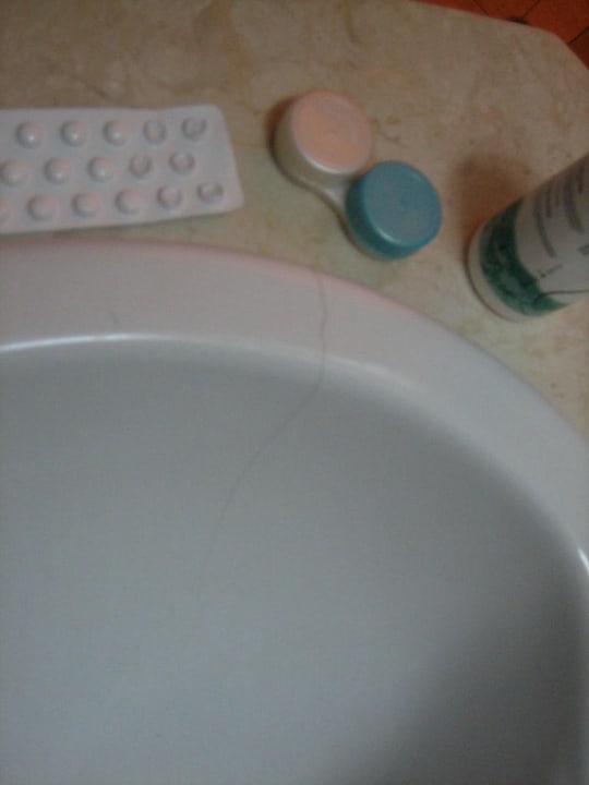 Riss am Waschbecken HVD Viva Club Hotel