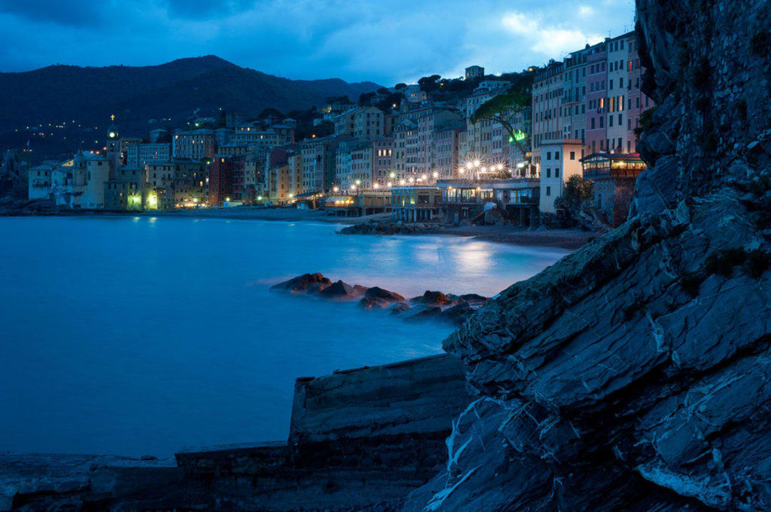 Вид от пляжа отеля на побережье Hotel Cenobio Dei Dogi