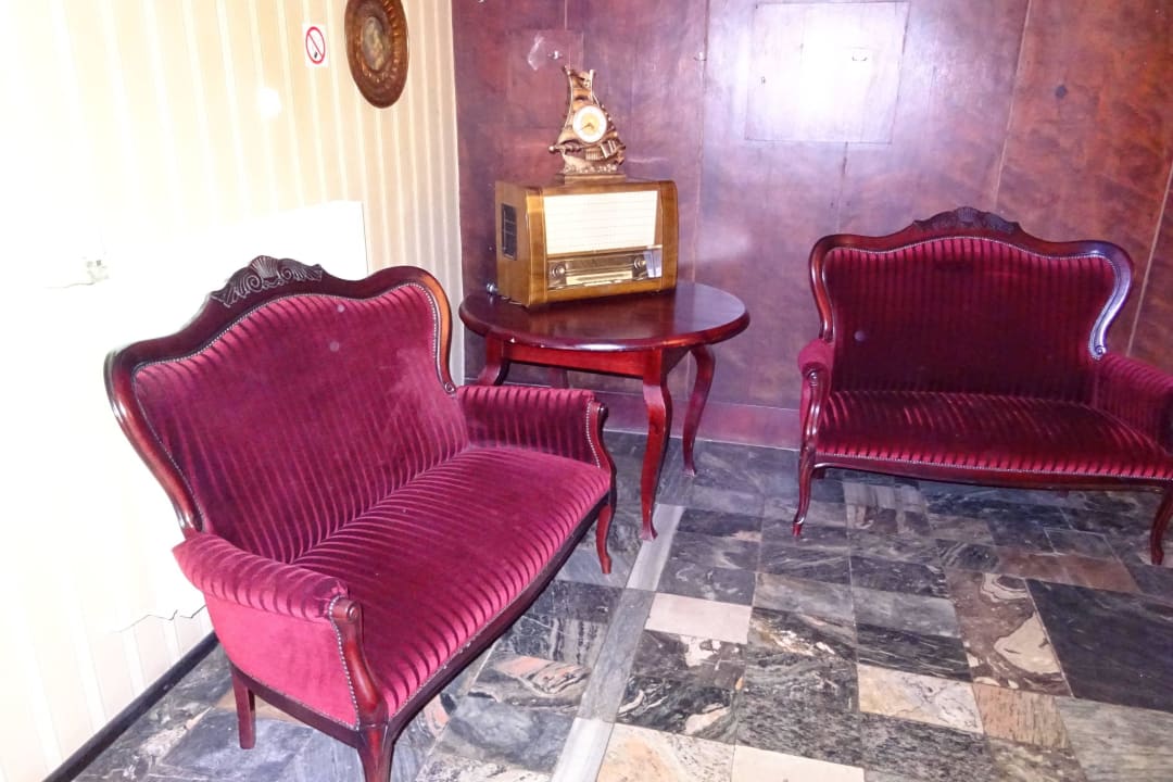 Lobby Hotel Ksiezycowy Dworek