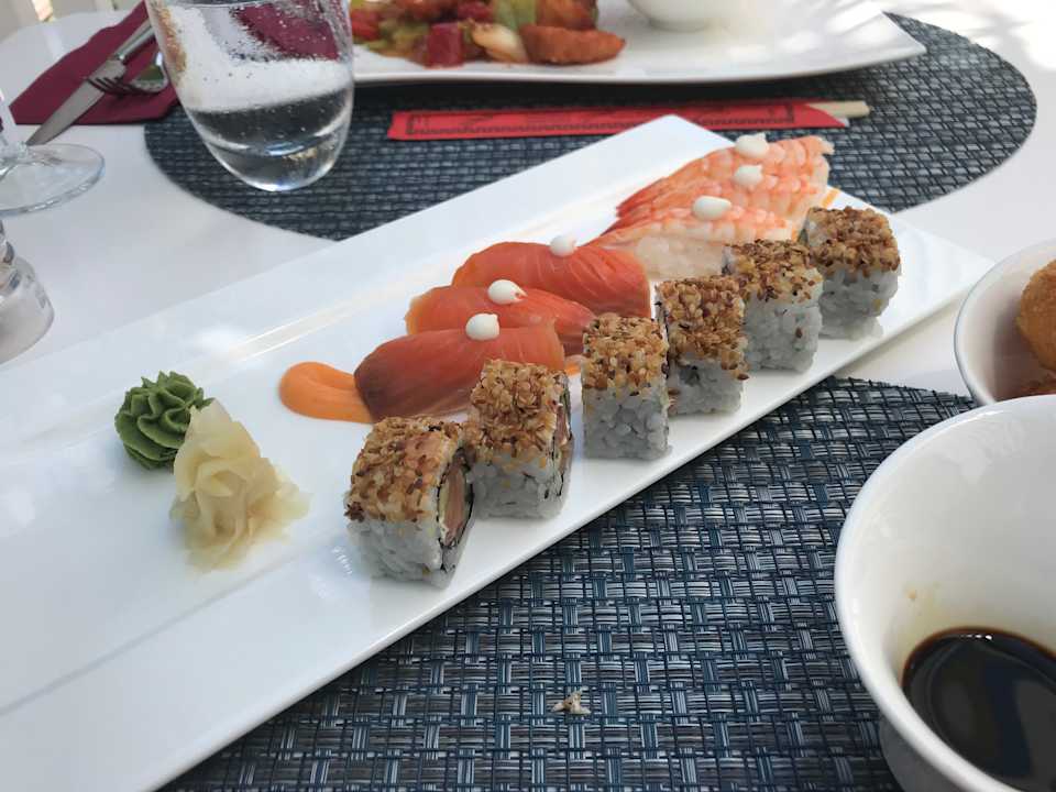 Restaurant Roka Acanthus Cennet Barut Collection