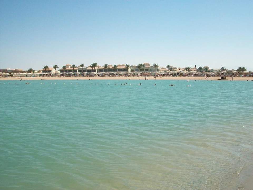 Blick auf Strand Pickalbatros Alf Leila Wa Leila Resort - Neverland Hurghada