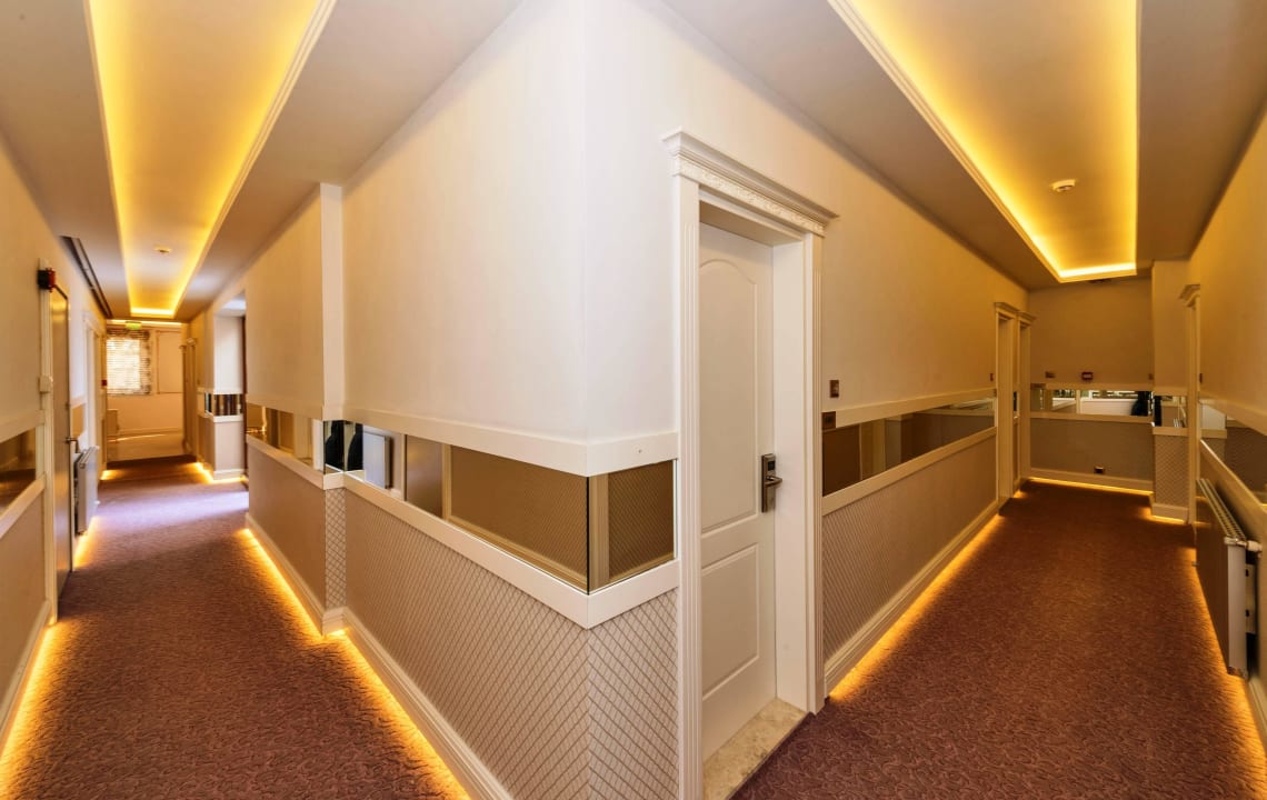 Corridor Zeynep Sultan Hotel