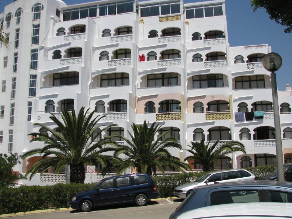 Blick auf Appartements Hauptgebäude Monica Isabel Beach Club