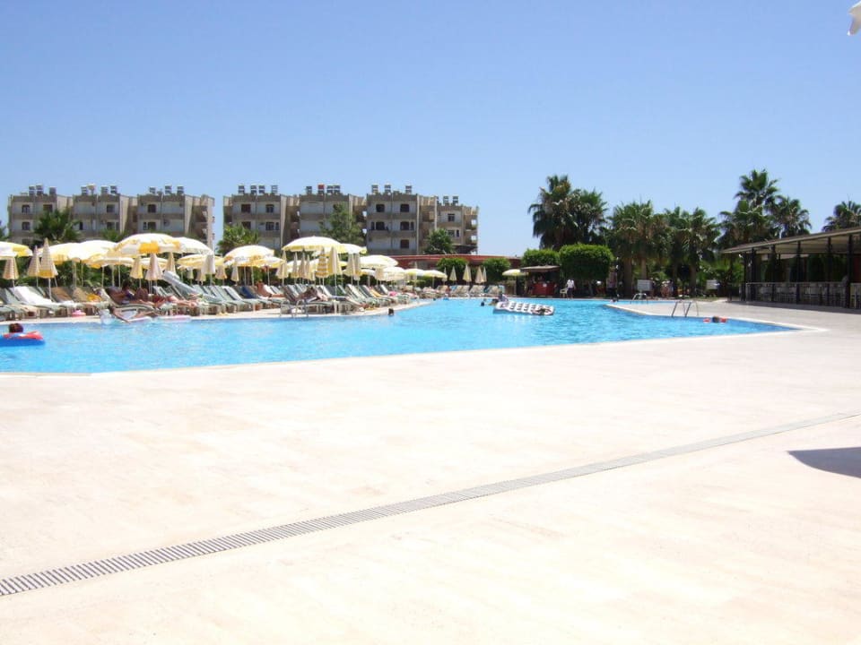 Pool Hotel Royal Garden Beach