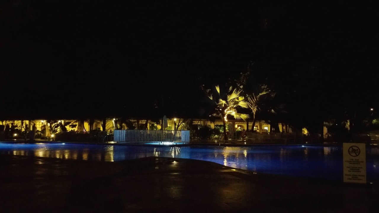 Pool am Abend Bahia Principe Grand El Portillo