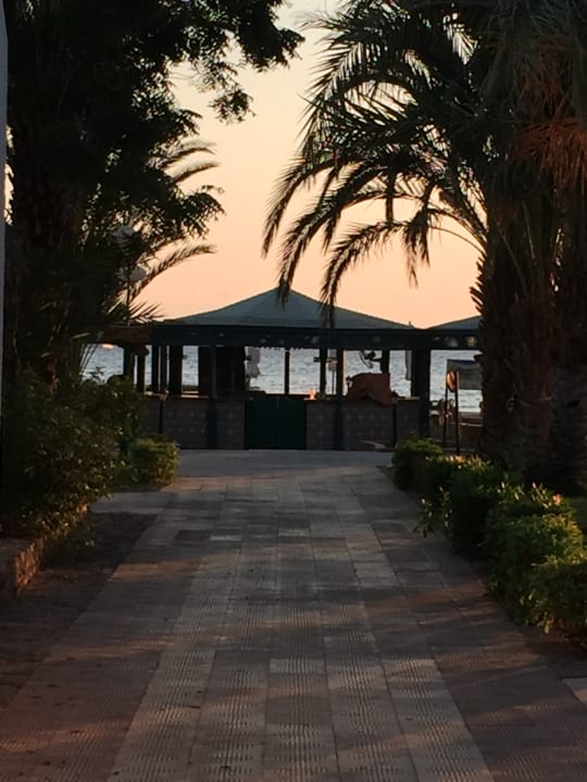 Strand Menaville Safaga