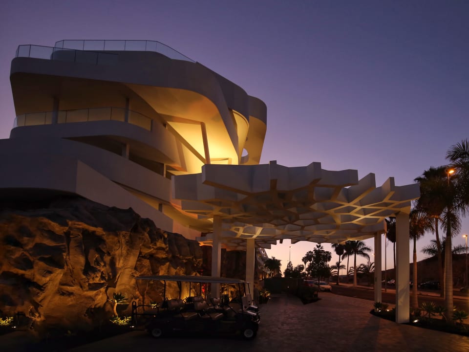 Außenansicht Royal Hideaway Corales Suites