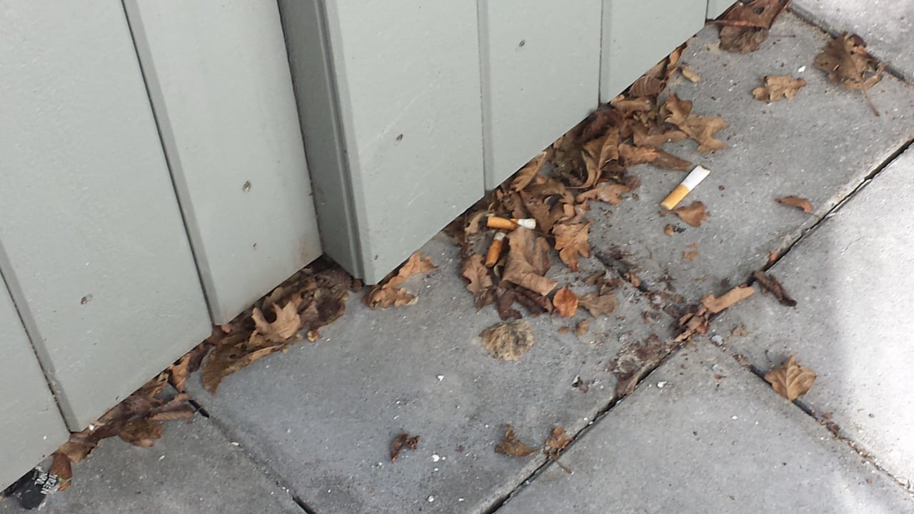 Verschmutzter Balkon Fletcher Hotel-Restaurant Duinzicht