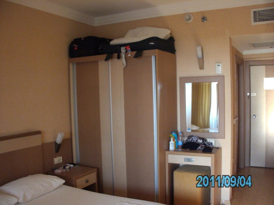 Kleiderschrank Seher Kumköy Star Resort & Spa