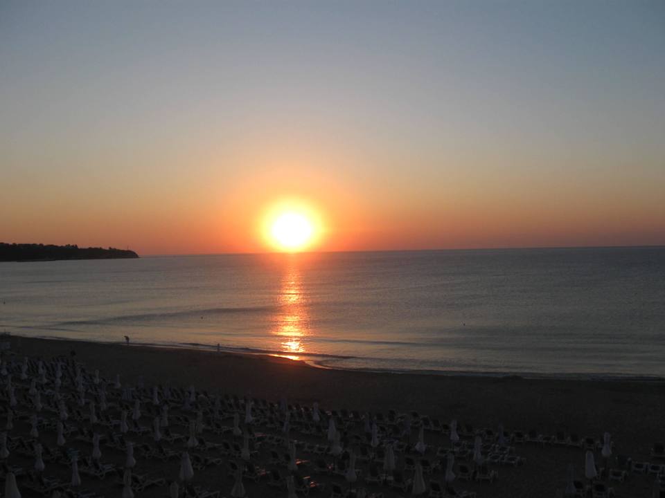 Wschód słońca Sol Luna Bay