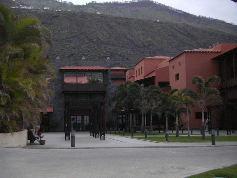 Plaza beim Hauptgebäude La Palma Princess