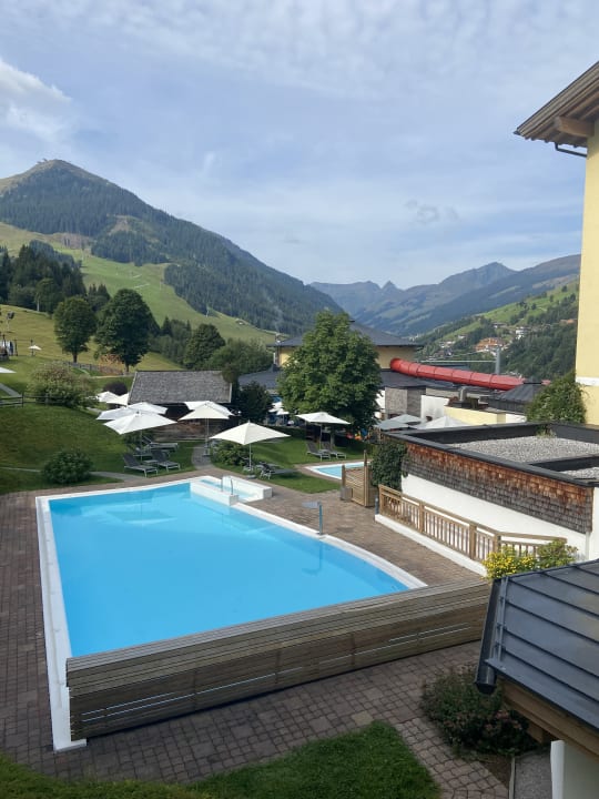 Pool Familienresort Ellmauhof – das echte All Inclusive
