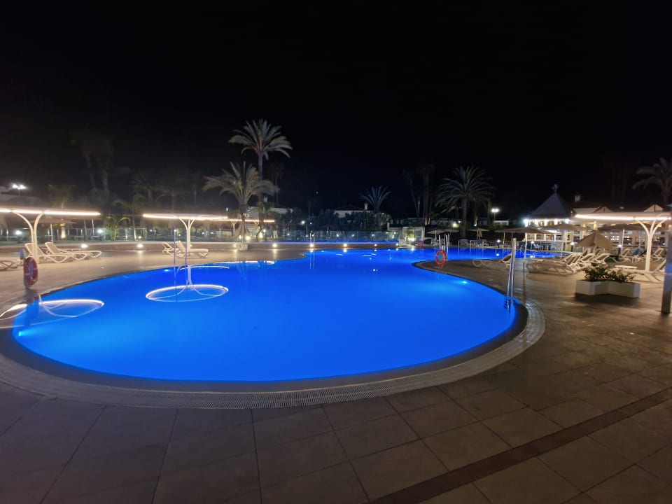 Pool Hotel LIVVO Dunagolf Suites