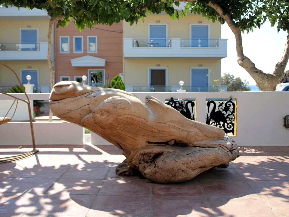 Kunst im Garten Hotel Aris