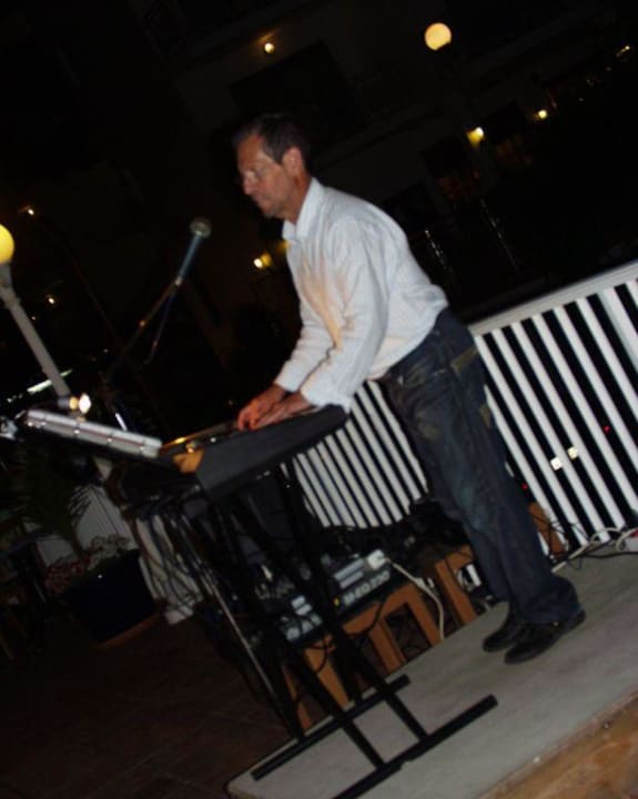 Lustiger Abend mit Je Sus Hotel Osiris