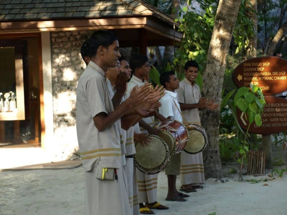 Empfang Kuredu Island Resort & Spa