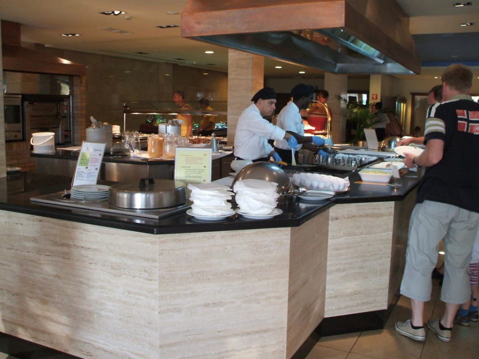 Hauptrestaurant mit Show Cooking Inturotel Azul Garden