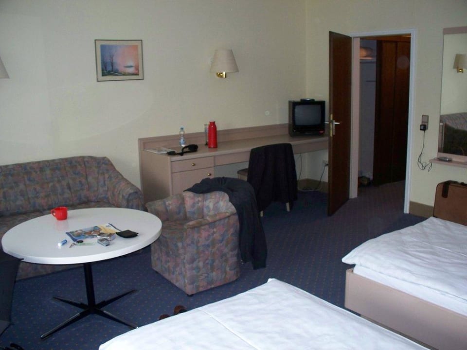 Sitzecke und TV Hotel Sonnenhügel