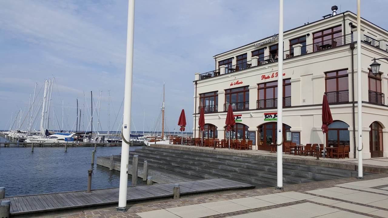 Außenansicht Hotel Yachthafenresidenz Hohe Düne