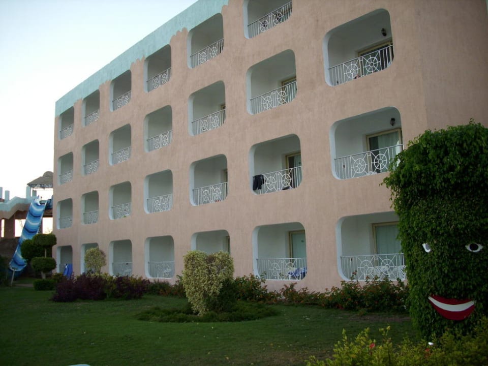 Zimmer von außen Titanic Resort & Aqua Park