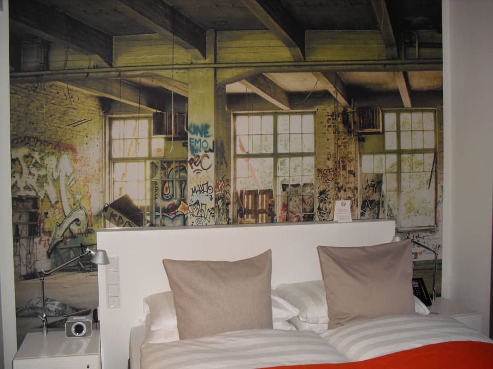 Interessante Wandgestaltung Hotel Indigo Berlin - Ku'damm