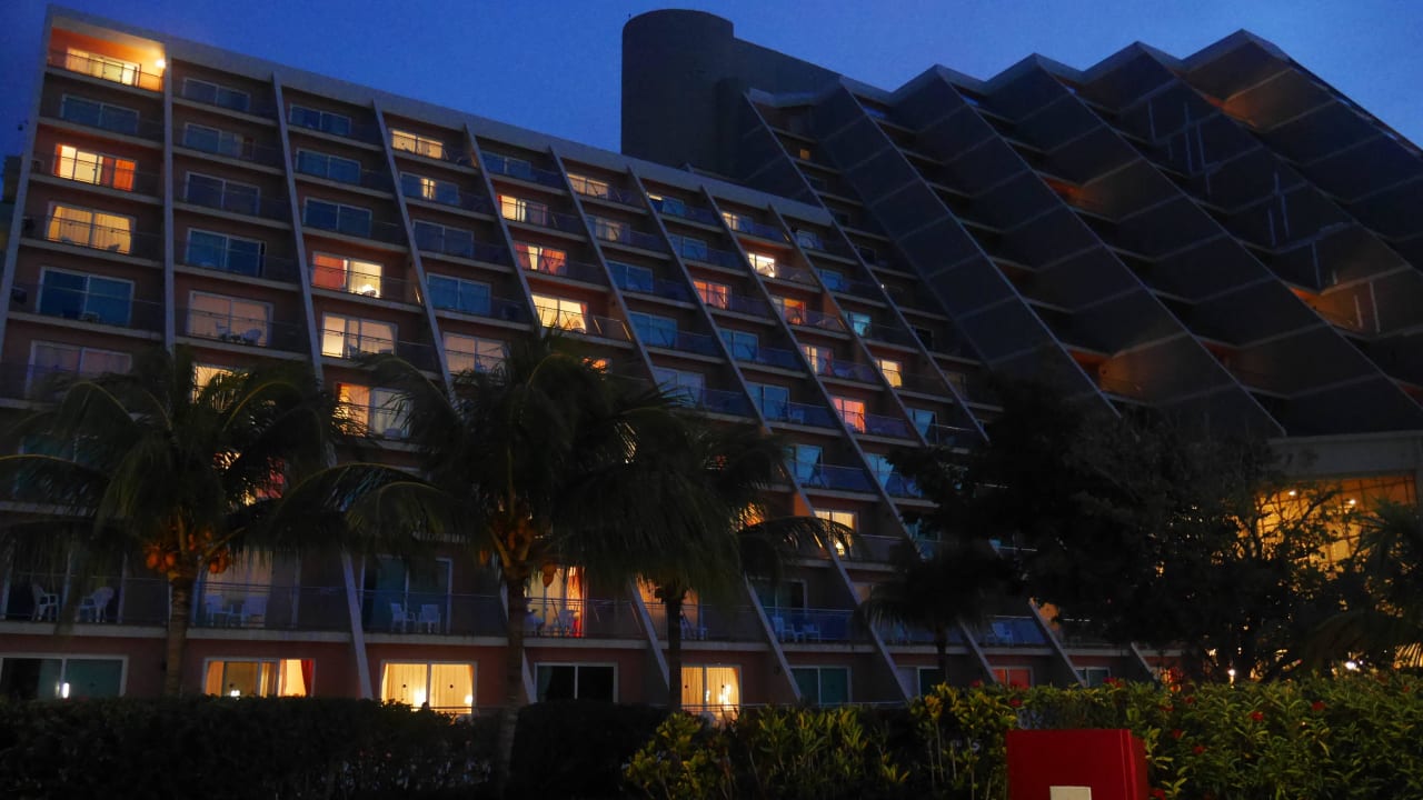 Hotelrückseite am Abend Blau varadero - Adults only