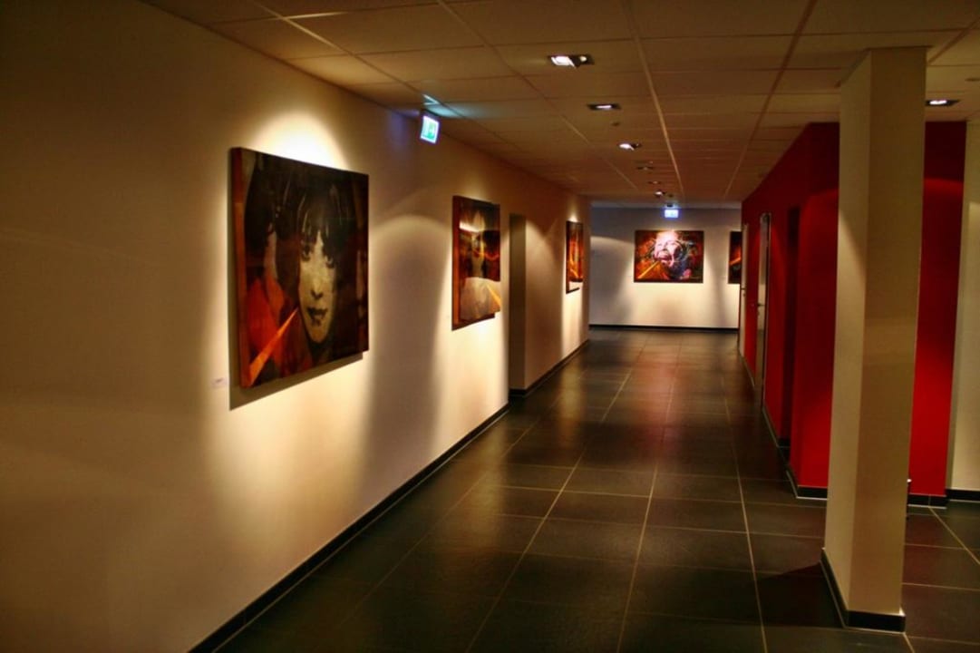 Gänge Best Western Plus Amedia Art Salzburg