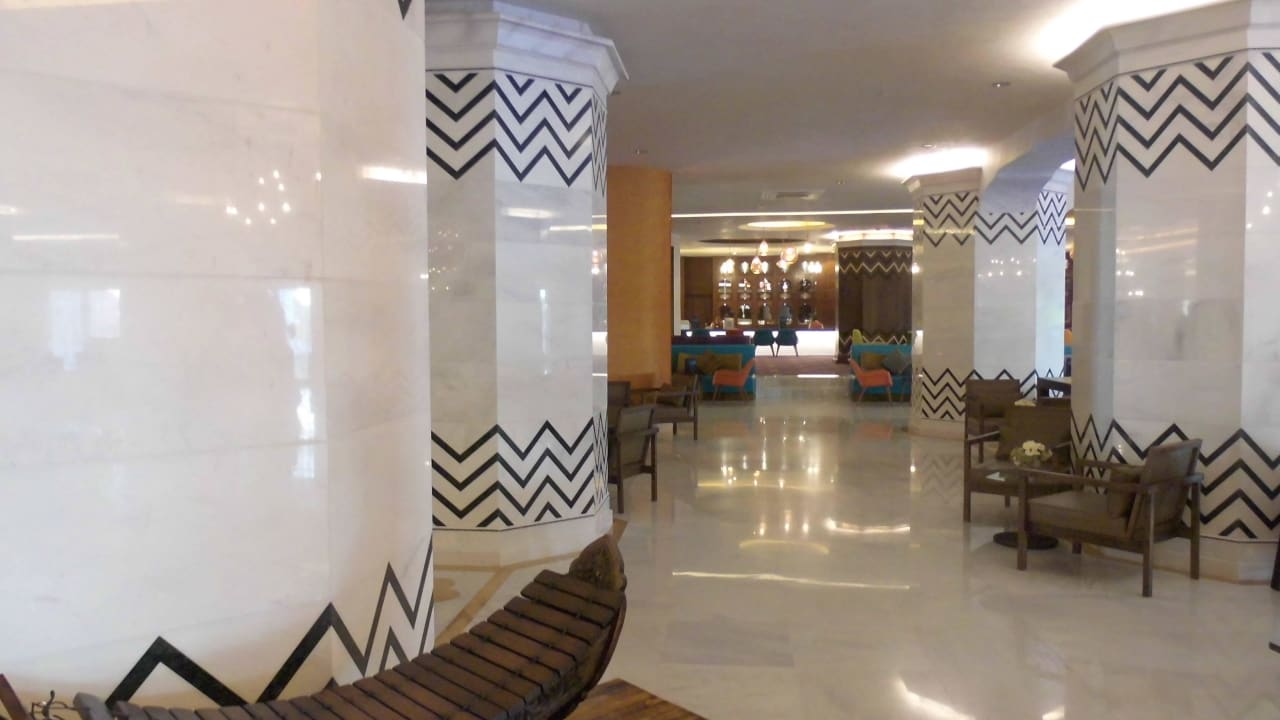 Noch glitzert und glänzt alles Royal Taj Mahal Hotel