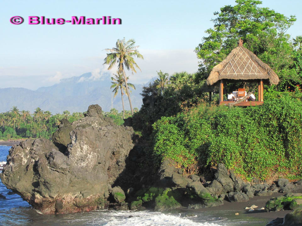 Bale Batu Alam Batu Beach Bungalow Resort