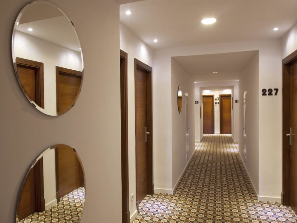 Hotel Interior HM Tropical