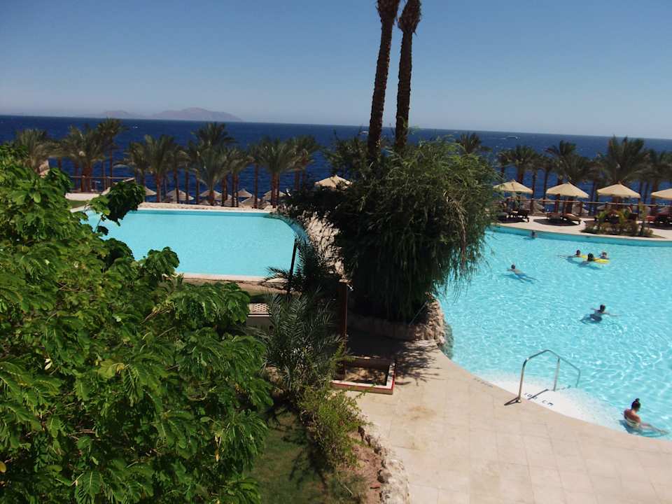 Der Pool , das Meer und die Berge The Grand Hotel Sharm El Sheikh