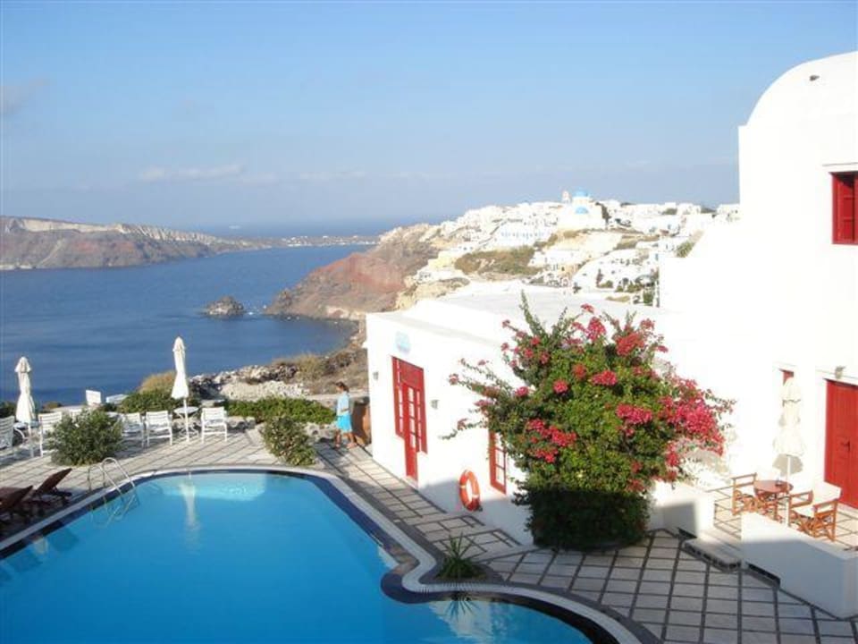Blick v. Pool Richt. Ortsmitte Nikos Villas