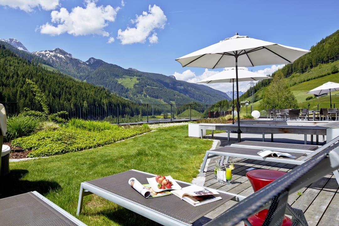Gartenanlage Almhof Family und Wellness Resort