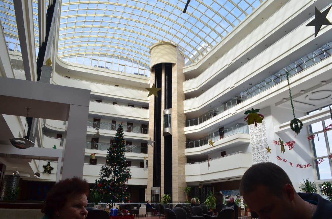 Aufzug in der Lobby Seaden Sea World Resort & Spa