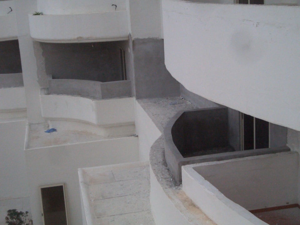 Balkone in unmittelbarer Nähe, hämmern, schleifen db San Antonio Hotel + Spa