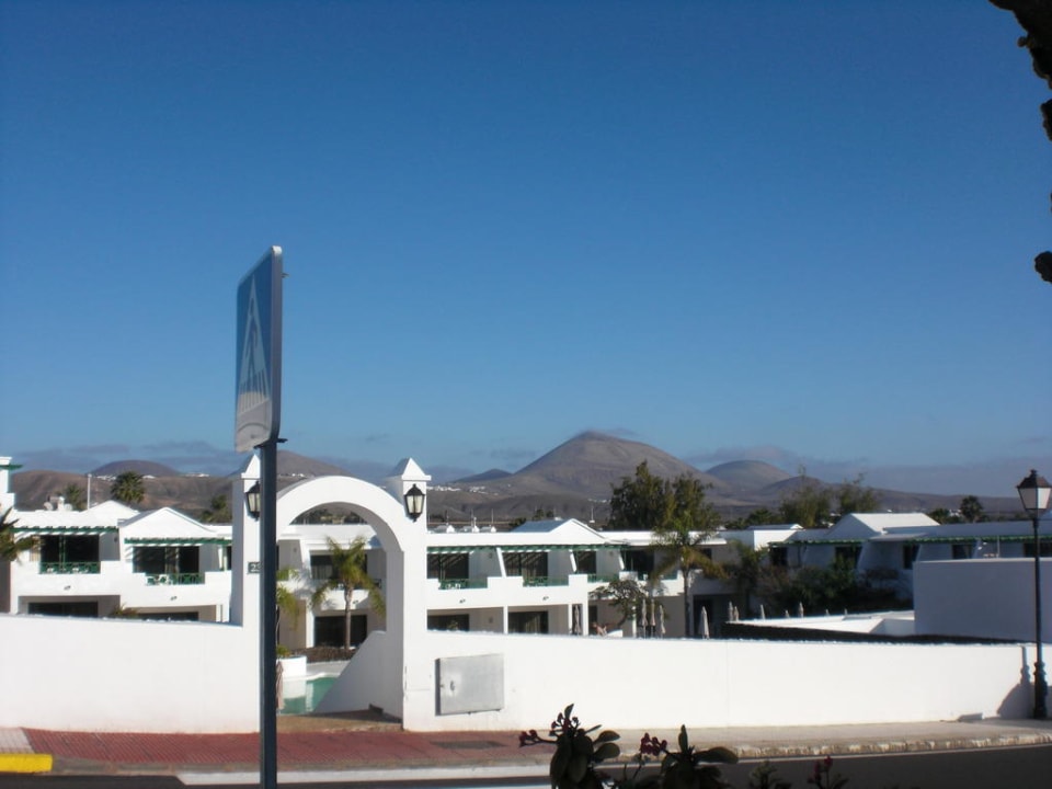 Teil des Hotels liegt auf anderer Straßenseite Relaxia Olivina