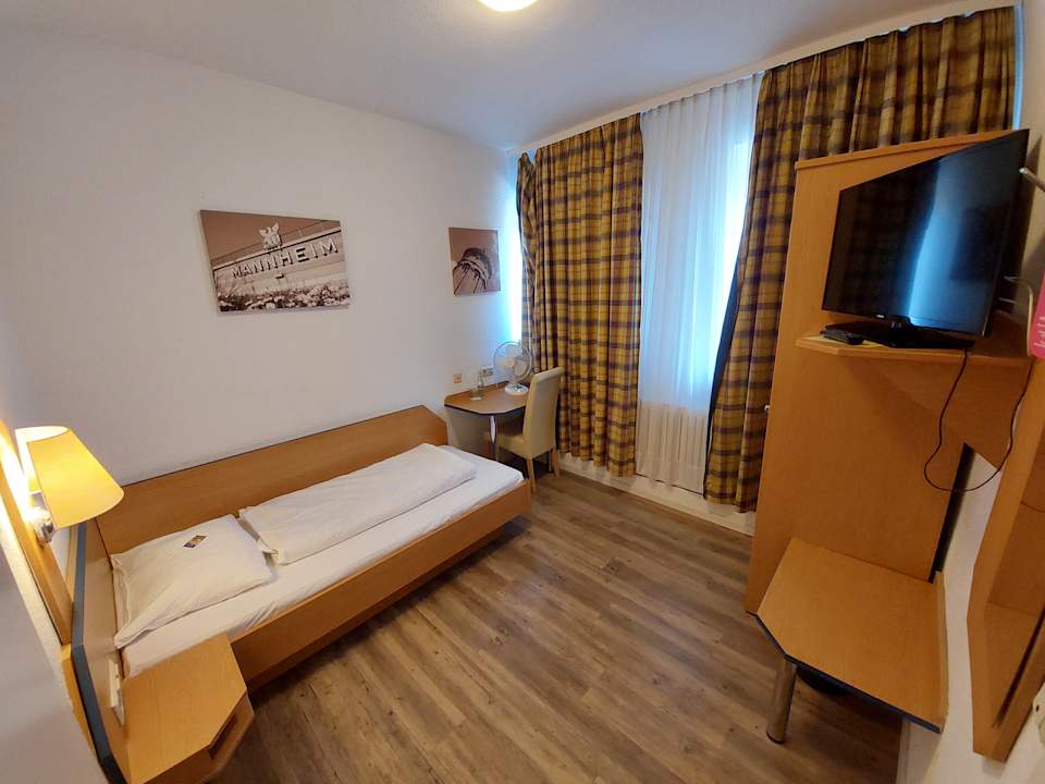 Zimmer Central Hotel