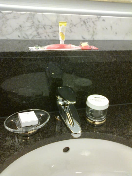 Kinderzahnbürste und Pasta Grand Resort Bad Ragaz